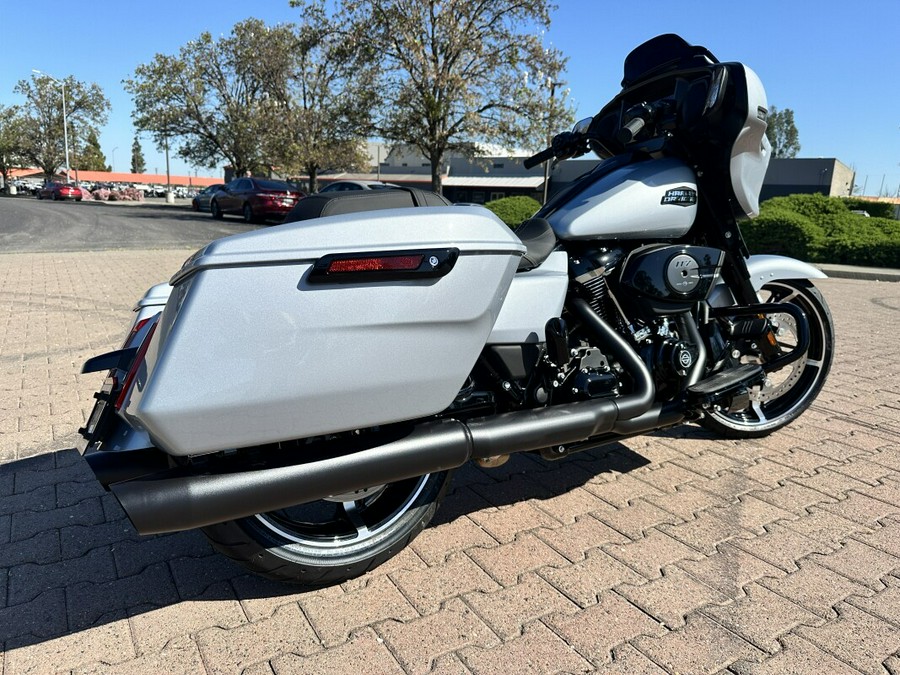 FLHX 2024 Street Glide®