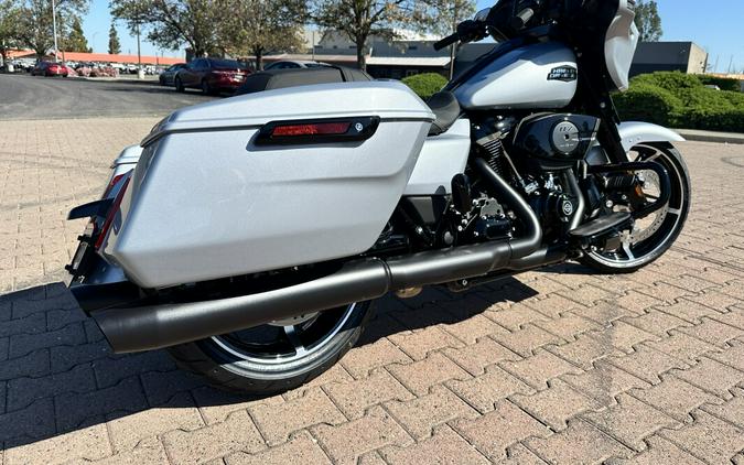 FLHX 2024 Street Glide®