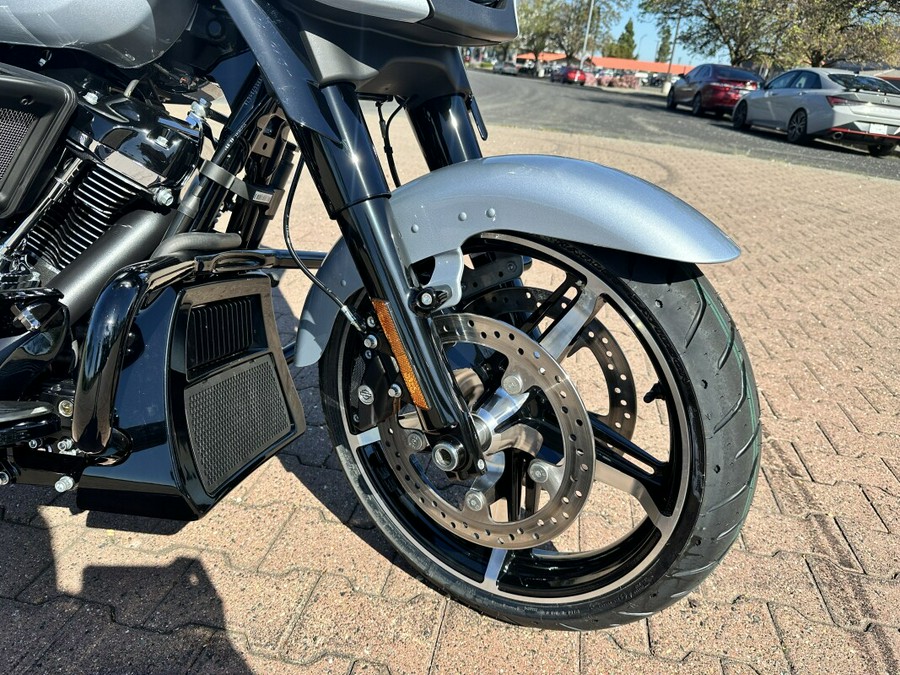 FLHX 2024 Street Glide®