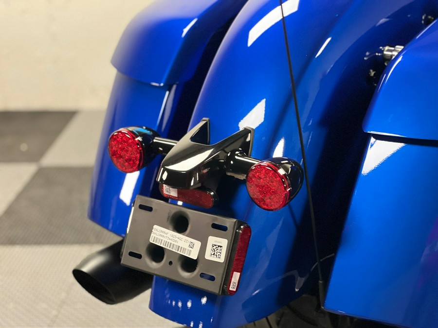 2026 Indian Motorcycle Challenger® Dark Horse® 112 with PowerBand Audio Package