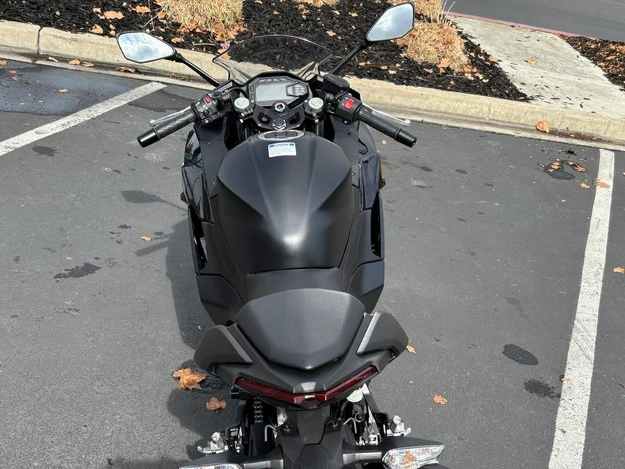 2026 Kawasaki Ninja® 500 Metallic Flat Spark Black