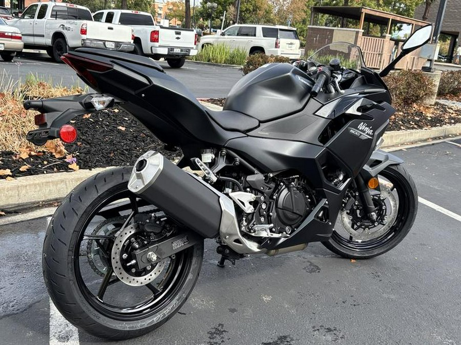 2026 Kawasaki Ninja® 500 Metallic Flat Spark Black