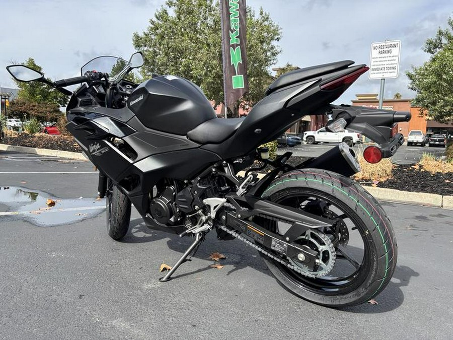 2026 Kawasaki Ninja® 500 Metallic Flat Spark Black