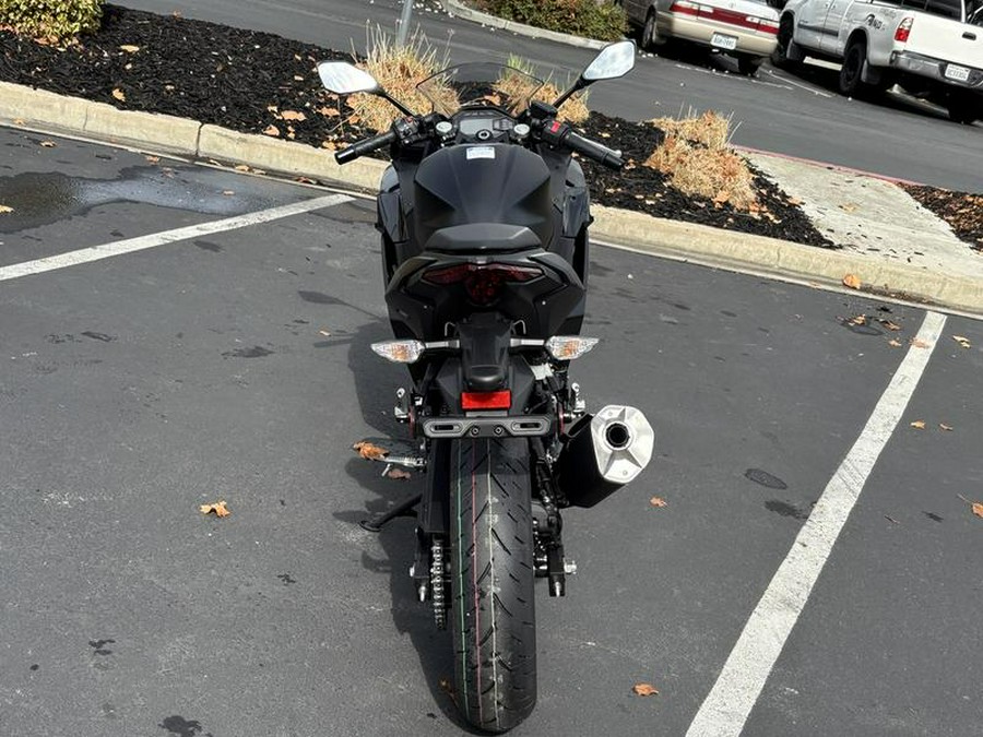 2026 Kawasaki Ninja® 500 Metallic Flat Spark Black