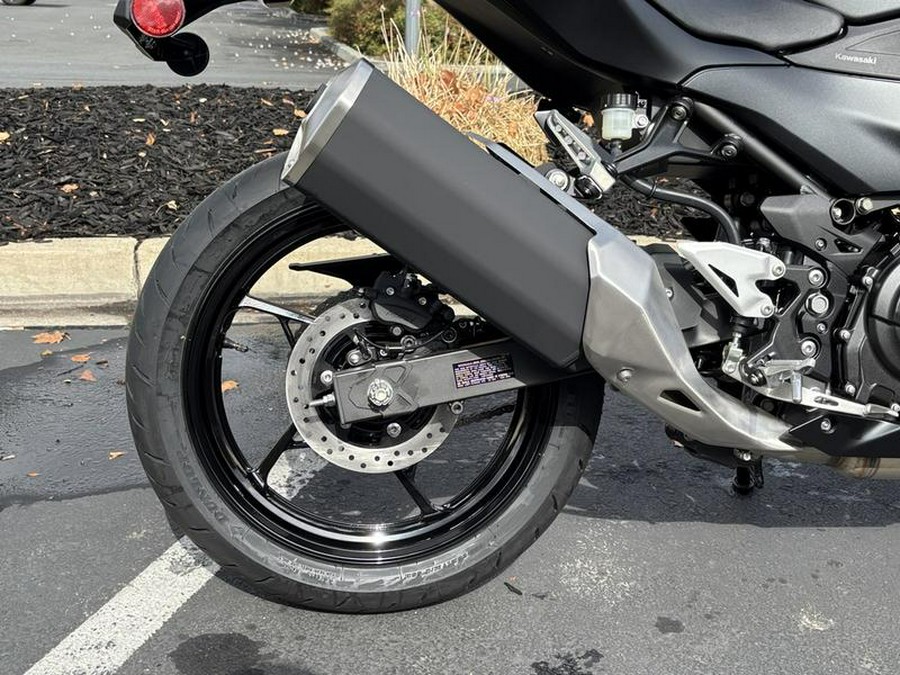 2026 Kawasaki Ninja® 500 Metallic Flat Spark Black