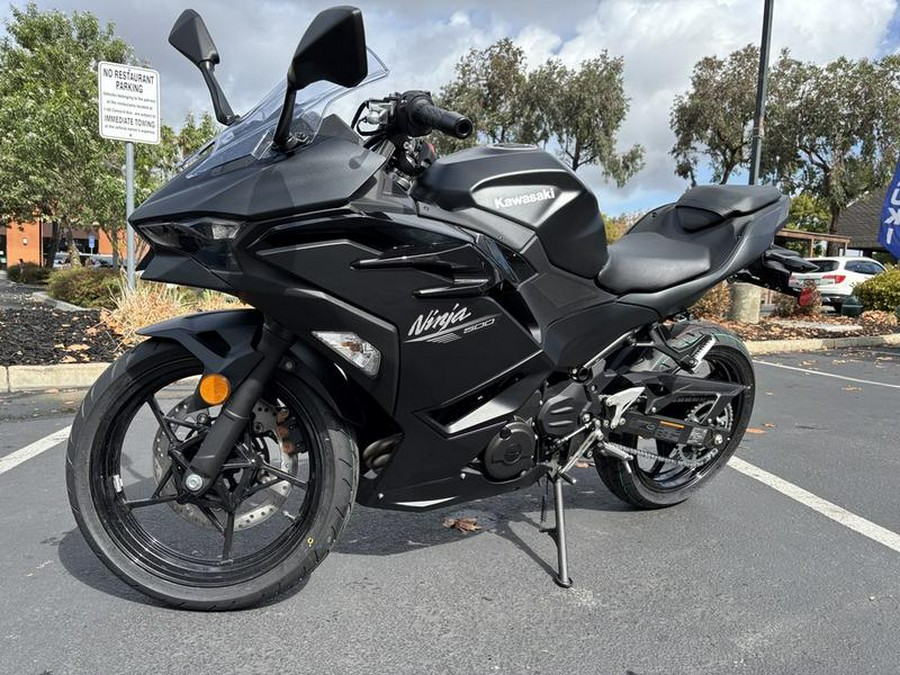 2026 Kawasaki Ninja® 500 Metallic Flat Spark Black