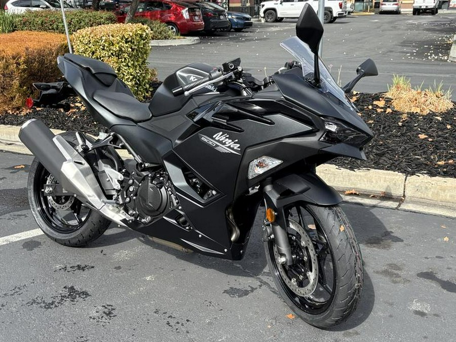 2026 Kawasaki Ninja® 500 Metallic Flat Spark Black