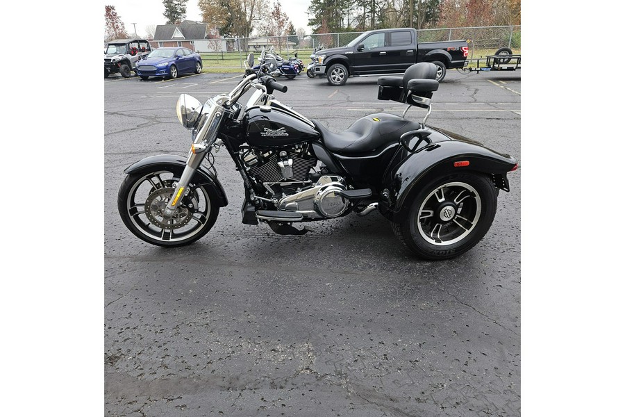 2022 Harley-Davidson® FREEWHEELER