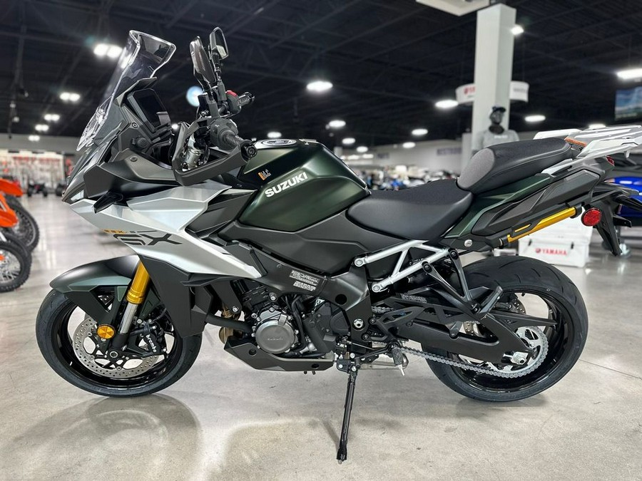 2024 Suzuki GSX-S1000GX Plus