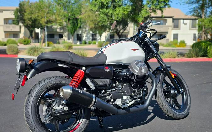 2024 Moto Guzzi V7 Stone Ten