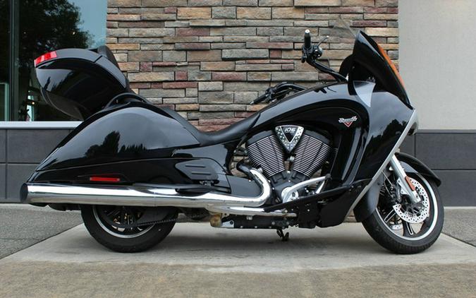 2016 Victory Motorcycles Vision Gloss Black