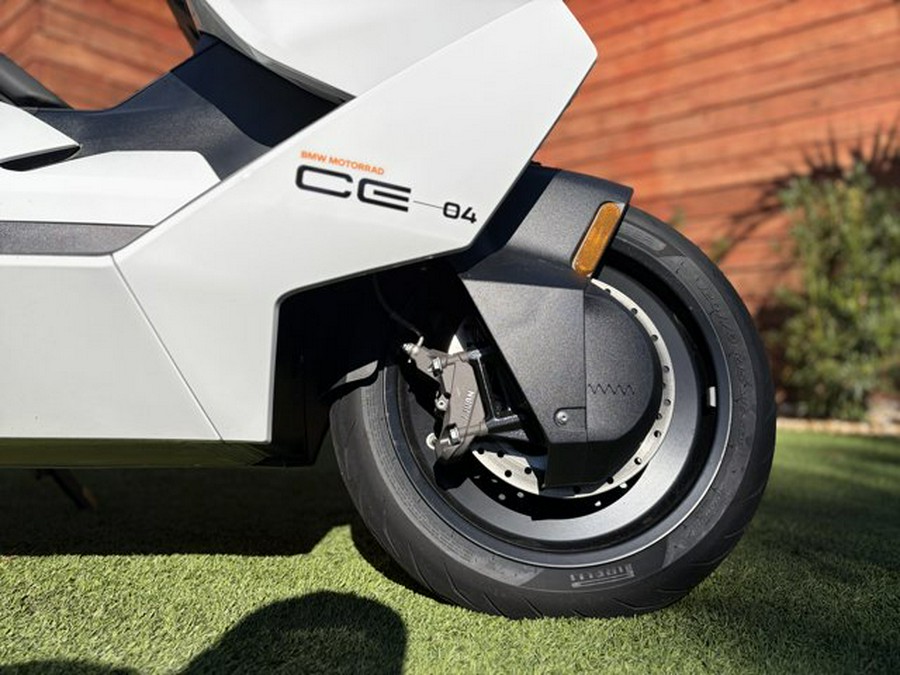 2024 BMW CE 04