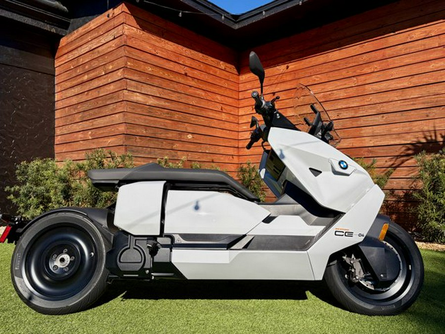 2024 BMW CE 04