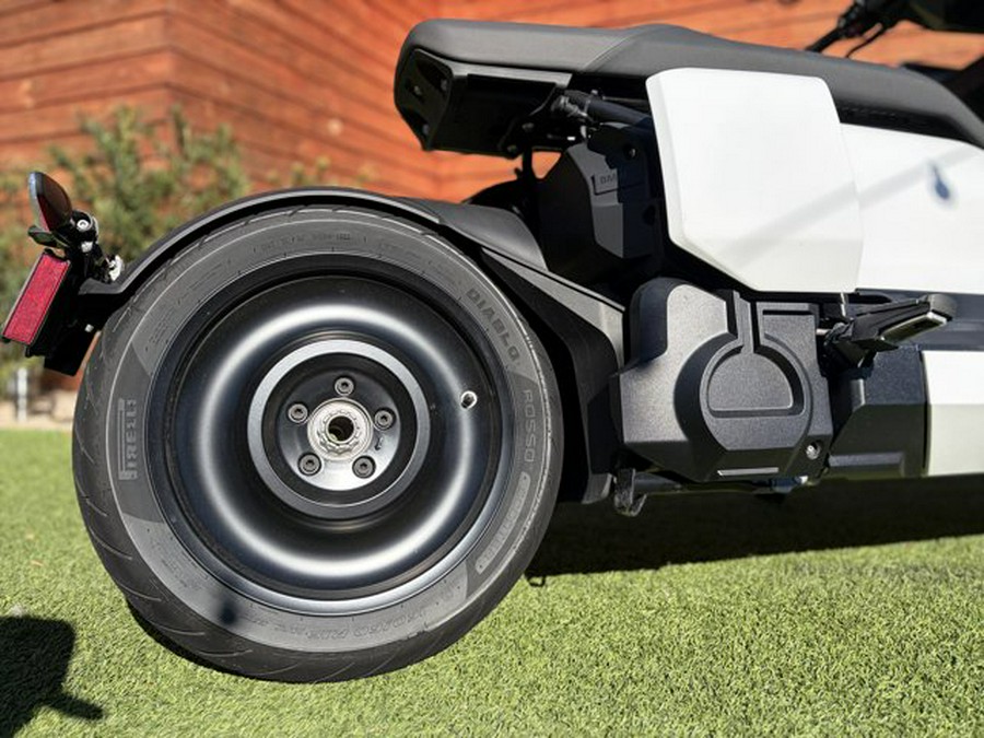 2024 BMW CE 04