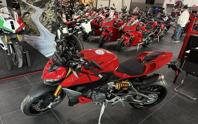 2025 Ducati Streetfighter V2 S