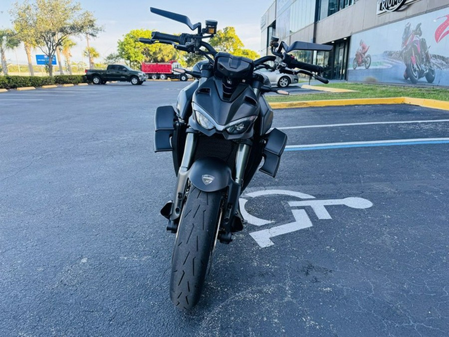 2023 Ducati Streetfighter V4 Ducati Red