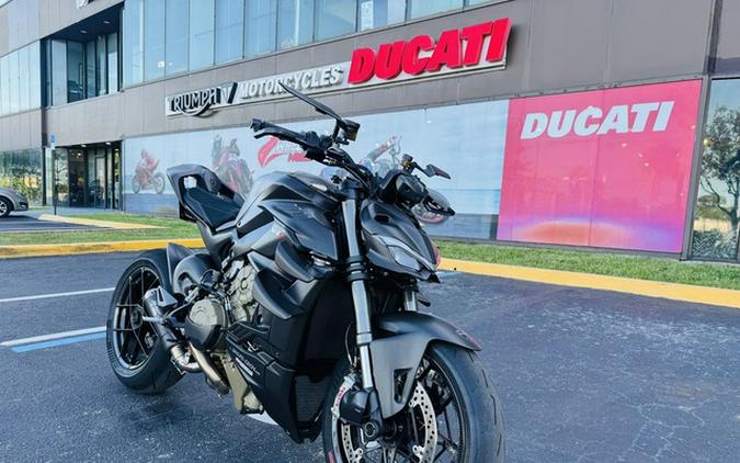 2023 Ducati Streetfighter V4 Ducati Red
