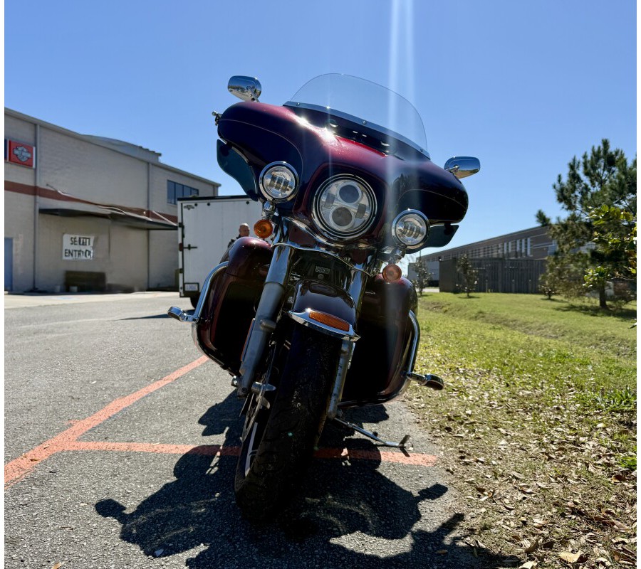2014 Harley-Davidson® Electra Glide® Ultra Classic® FLHTCU