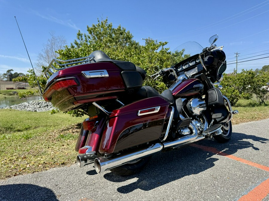 2014 Harley-Davidson® Electra Glide® Ultra Classic® FLHTCU