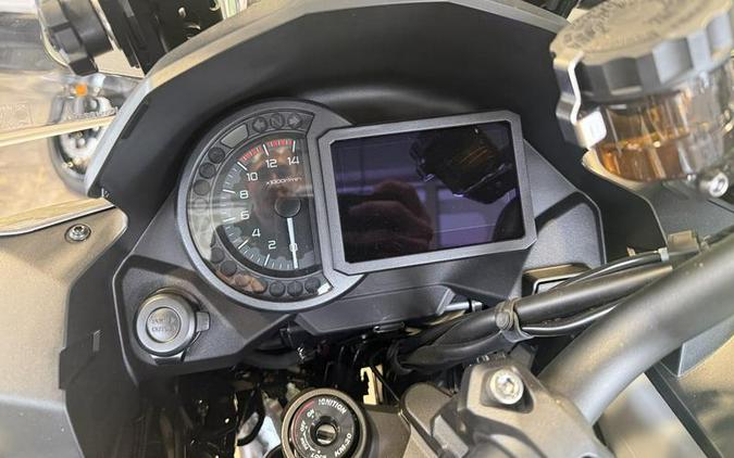2025 Kawasaki Versys® 1100 SE LT ABS