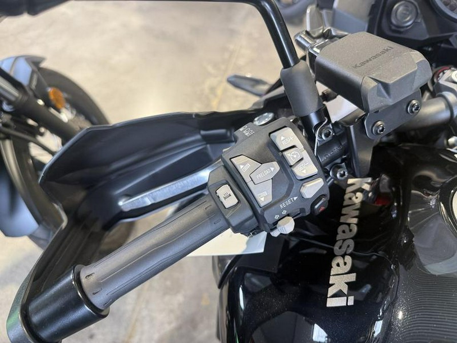 2025 Kawasaki Versys® 1100 SE LT ABS