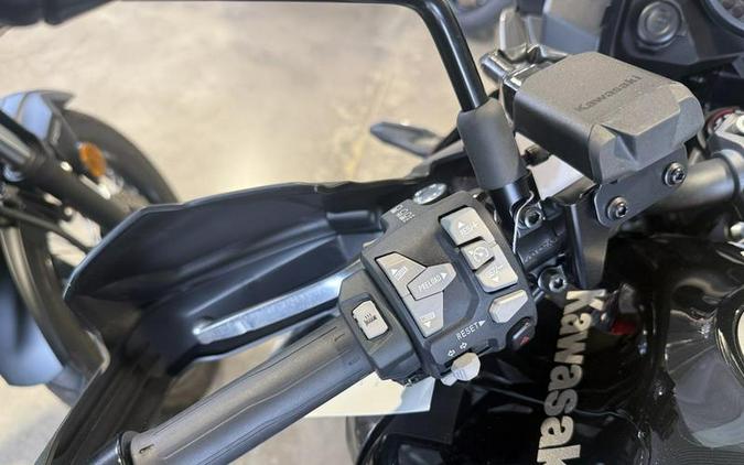 2025 Kawasaki Versys® 1100 SE LT ABS