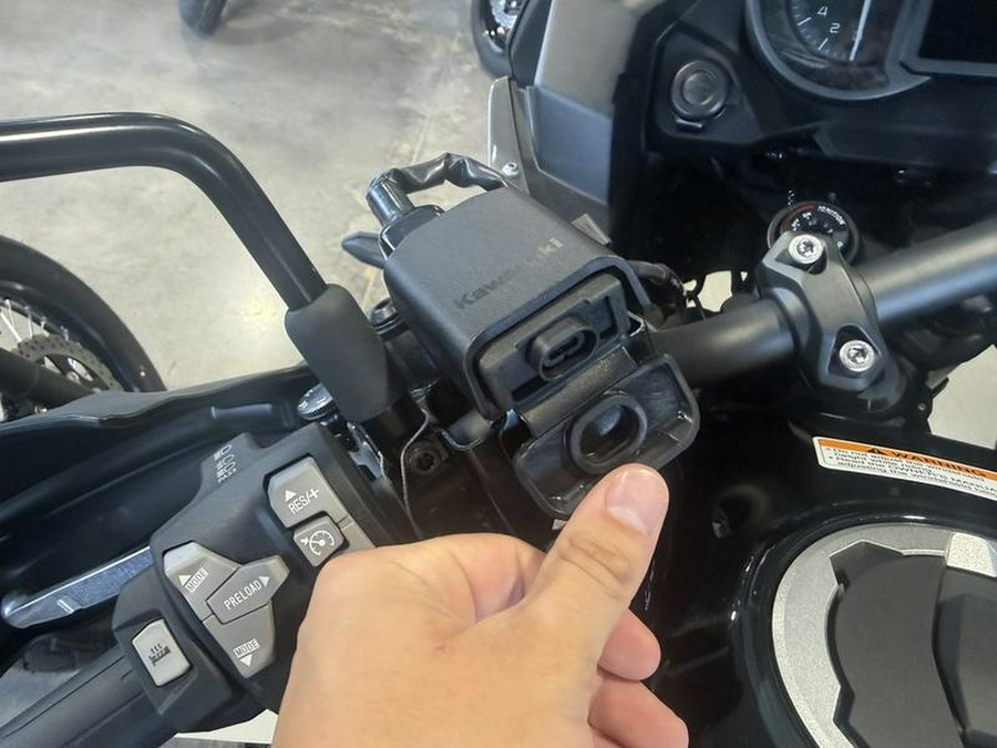 2025 Kawasaki Versys® 1100 SE LT ABS