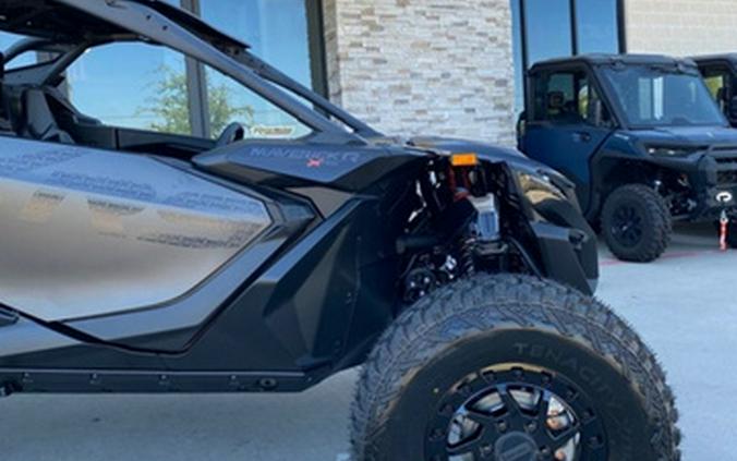 2026 Can-Am Maverick R X RS With Smart-Shox Triple Black