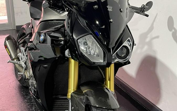 2016 BMW S 1000 R Racing Red