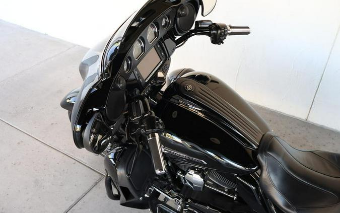 2016 Harley-Davidson® FLHXSE - CVO™ Street Glide®