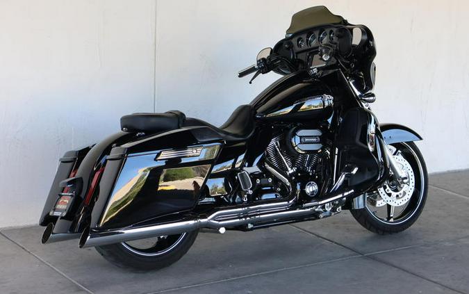 2016 Harley-Davidson® FLHXSE - CVO™ Street Glide®