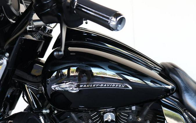 2016 Harley-Davidson® FLHXSE - CVO™ Street Glide®