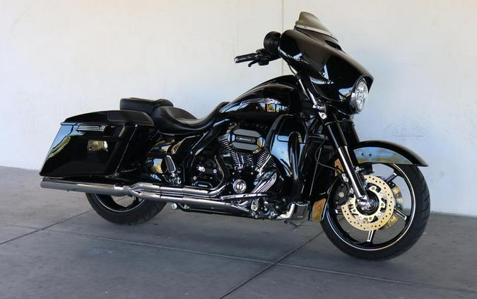 2016 Harley-Davidson® FLHXSE - CVO™ Street Glide®