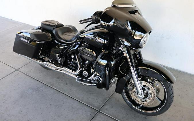 2016 Harley-Davidson® FLHXSE - CVO™ Street Glide®