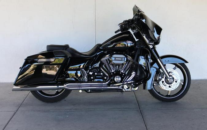 2016 Harley-Davidson® FLHXSE - CVO™ Street Glide®