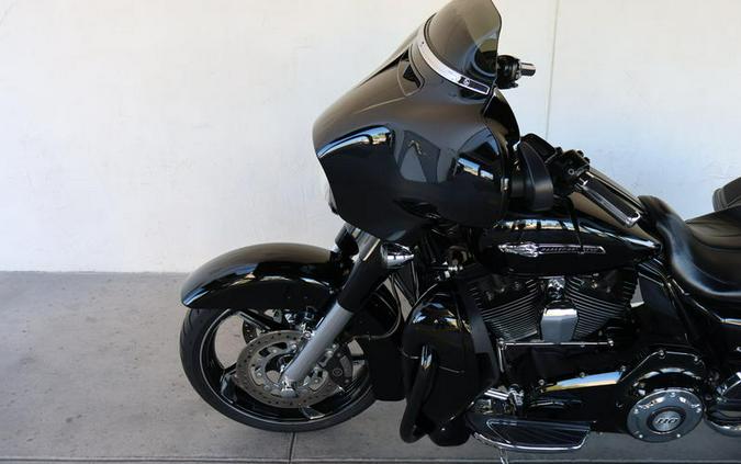 2016 Harley-Davidson® FLHXSE - CVO™ Street Glide®