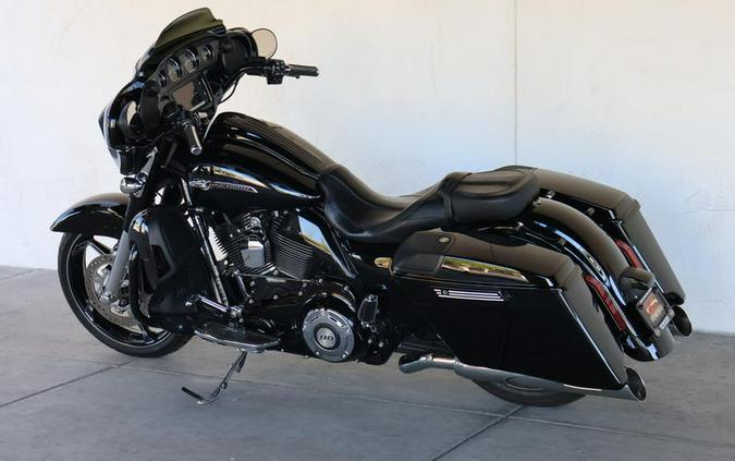 2016 Harley-Davidson® FLHXSE - CVO™ Street Glide®