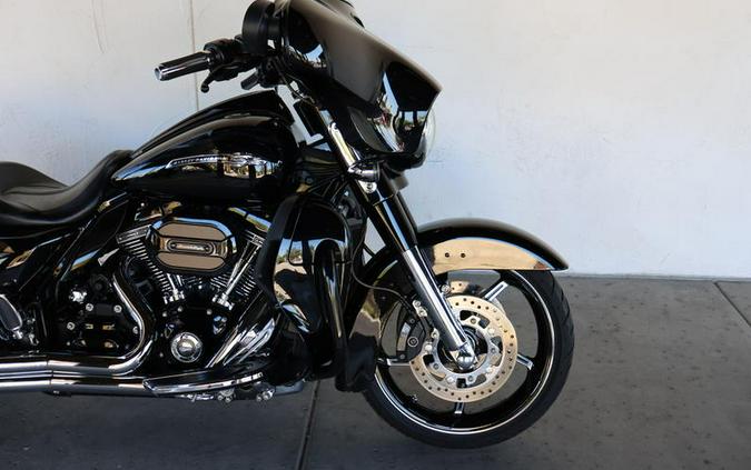 2016 Harley-Davidson® FLHXSE - CVO™ Street Glide®