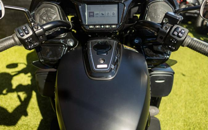 2025 Indian PURSUIT DARK HORSE 112 RIDER ASSIST