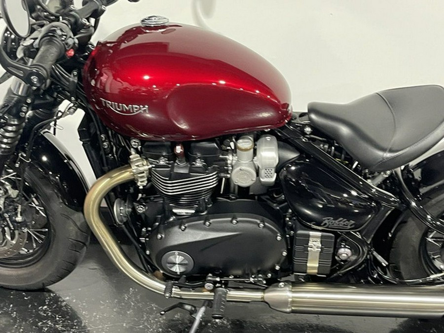 2022 Triumph Bonneville Bobber Cordovan Red