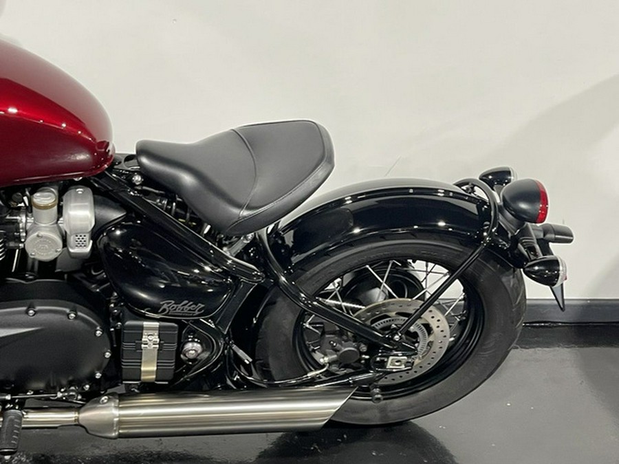 2022 Triumph Bonneville Bobber Cordovan Red