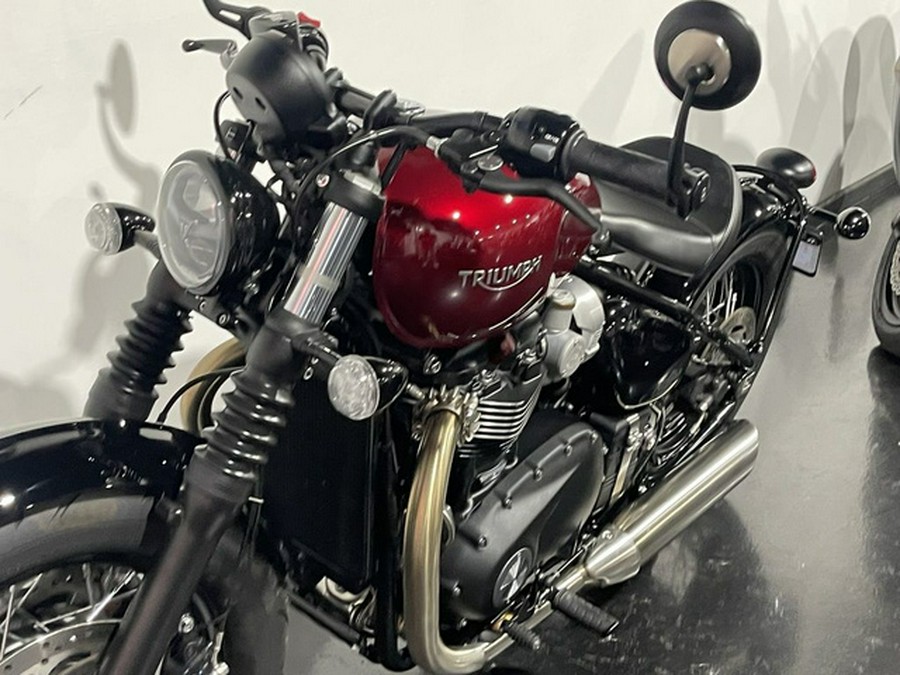 2022 Triumph Bonneville Bobber Cordovan Red