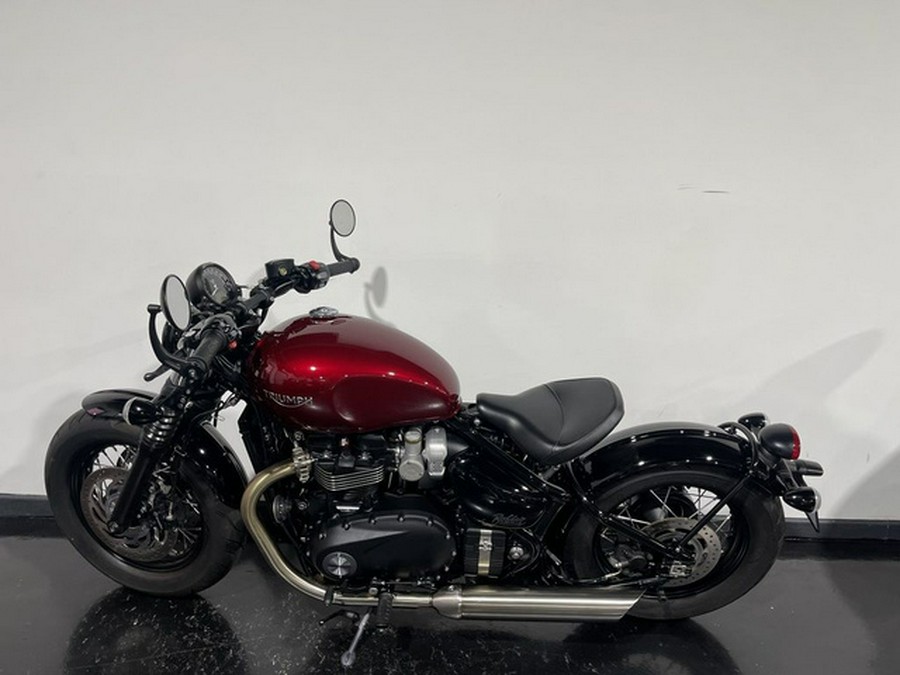 2022 Triumph Bonneville Bobber Cordovan Red