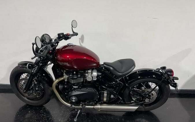 2022 Triumph Bonneville Bobber Cordovan Red