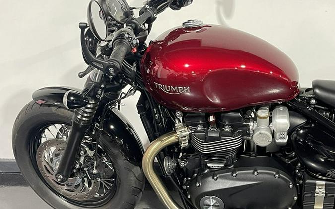 2022 Triumph Bonneville Bobber Cordovan Red