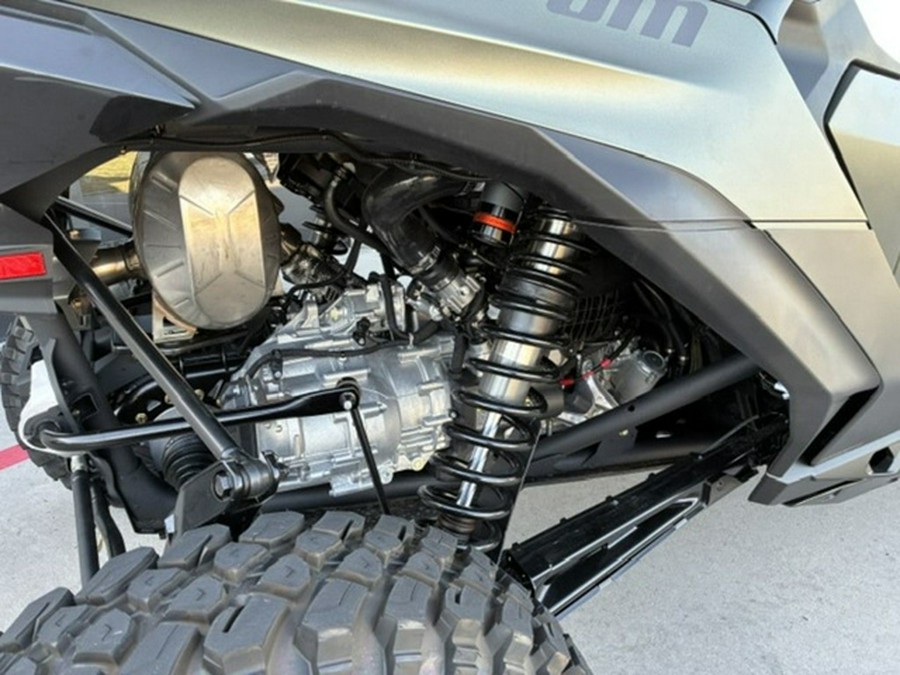 2026 Can-Am Maverick R X Rc