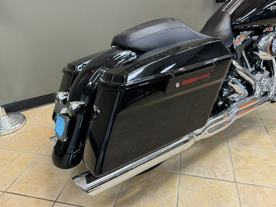 2010 Harley-Davidson Street GlideT Base