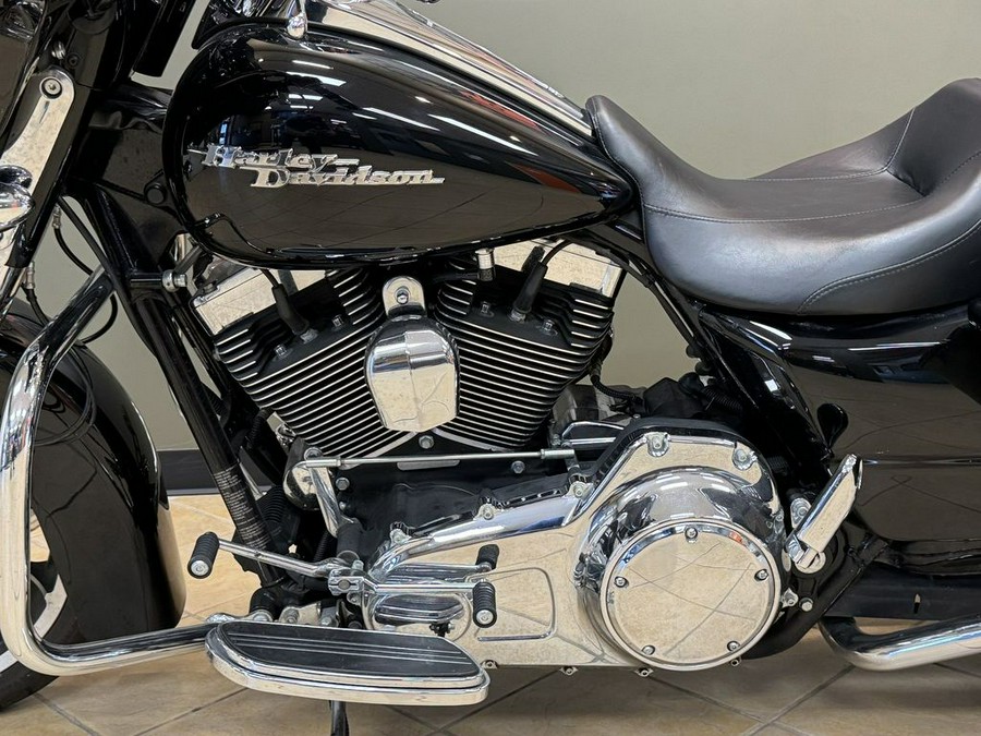 2010 Harley-Davidson Street GlideT Base