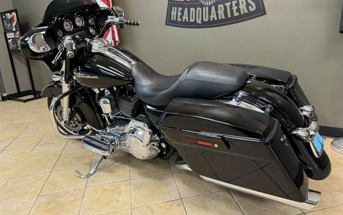 2010 Harley-Davidson Street GlideT Base