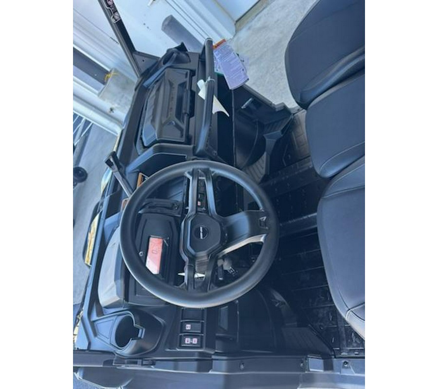 2025 Can-Am® Defender MAX XT HD10